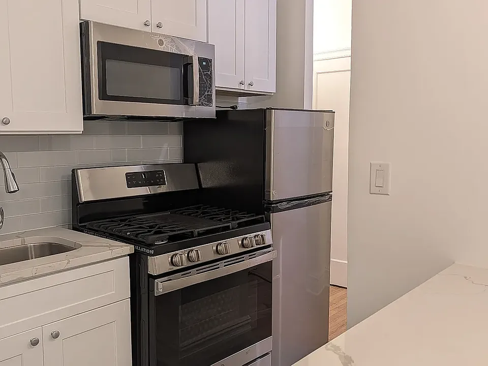 3 Weehawken St #1B