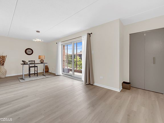 3rd image of 16742 Paxton Ave APT 2N