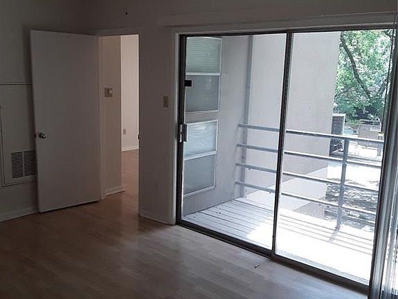 5th image of 2311 Nueces St APT 202