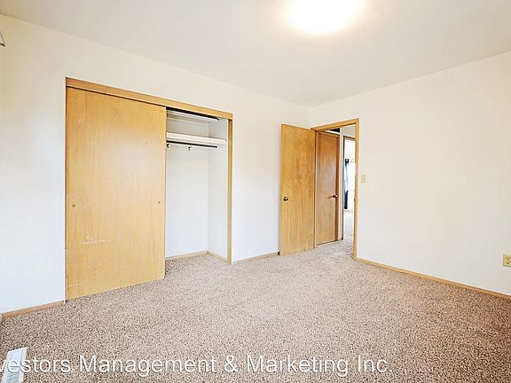 3rd image of 509 11th Ave NE #5285822