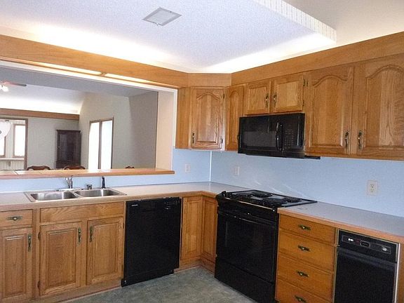 3rd image of 152 Aston Pl