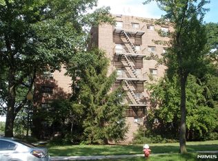 3021 EDWIN Edwin Avenue #4B, Fort Lee, NJ 07024