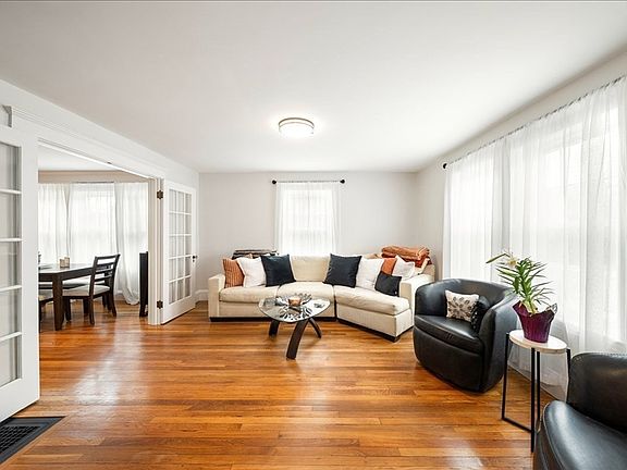 4th image of 7 Atherton St Floor 1