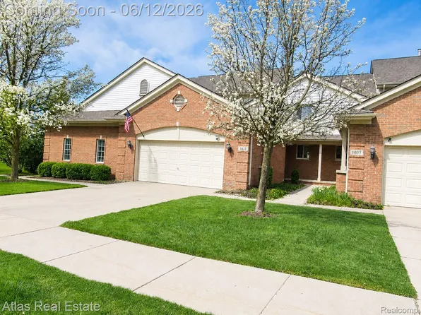 1031 Maya Ct, Troy, MI 48085