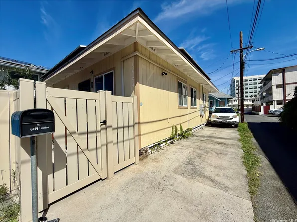 1424 Holelua Pl, Honolulu, HI 96817