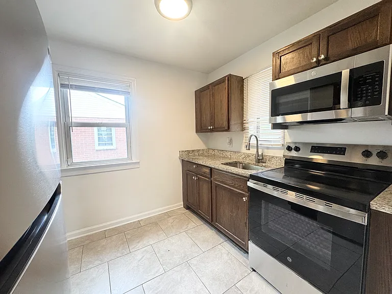 155 Bunche Blvd — Photo 7