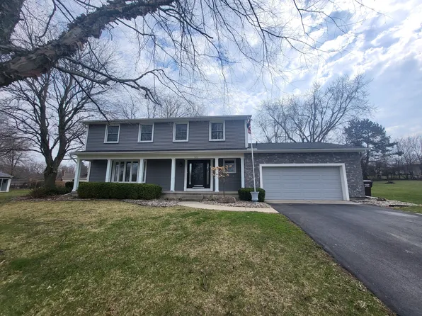 520 Meadowbrook Dr, Adrian, MI 49221