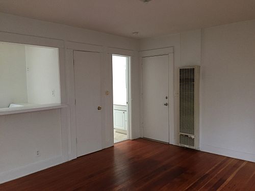 3rd image of 38 1/2 Rose Ave APT 04