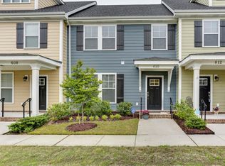 610 Towhee Ln, Chesapeake, VA 23323