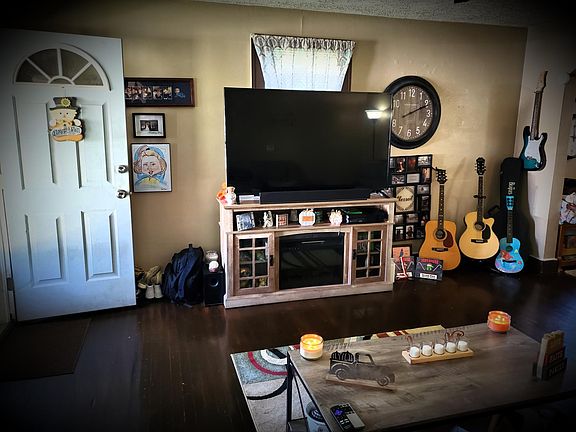2nd image of 151 W College St #151