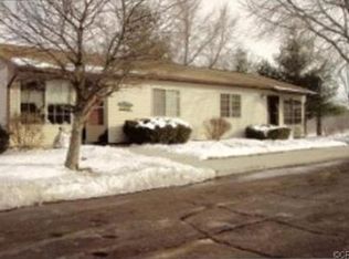 227 Country Pl, Villa Grove, IL 61956