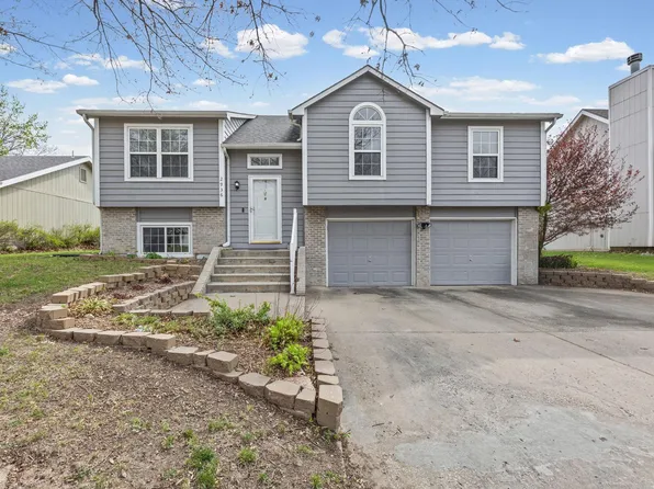 2936 Fenwick Rd, Lawrence, KS 66046