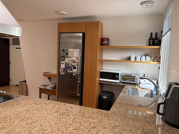 5th image of 29 Warren St #4