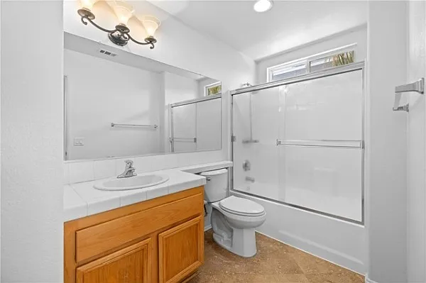39221 Chantilly Ln — Photo 9