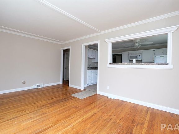 5th image of 2115 W Gilbert Ave