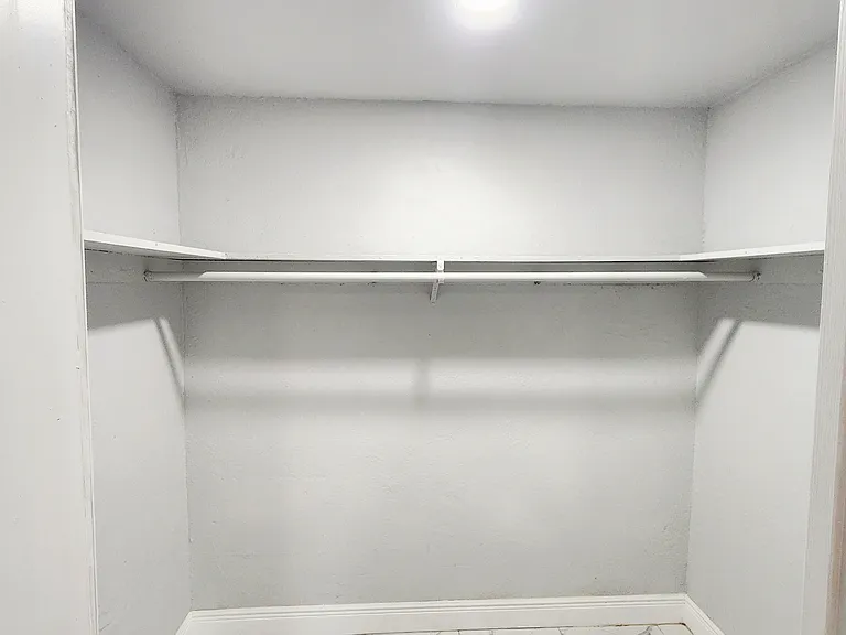 128 Kingston Ave — Photo 15