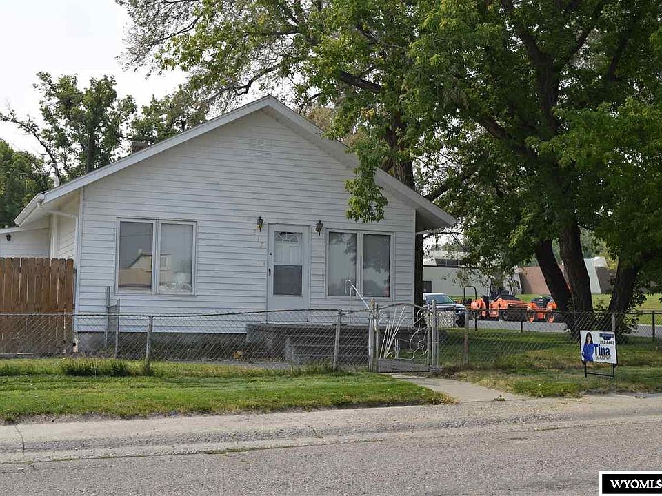 1st image of 217 W Cedar St