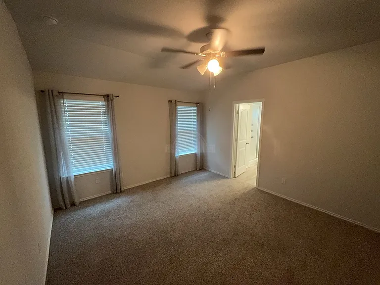 104 Green Jay Dr — Photo 23