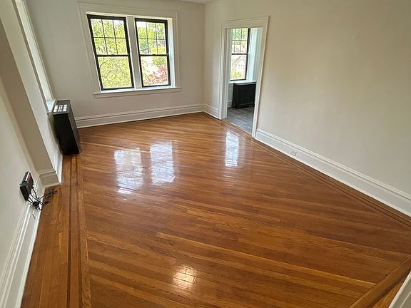 4th image of 304 Hillside Ave APT C10