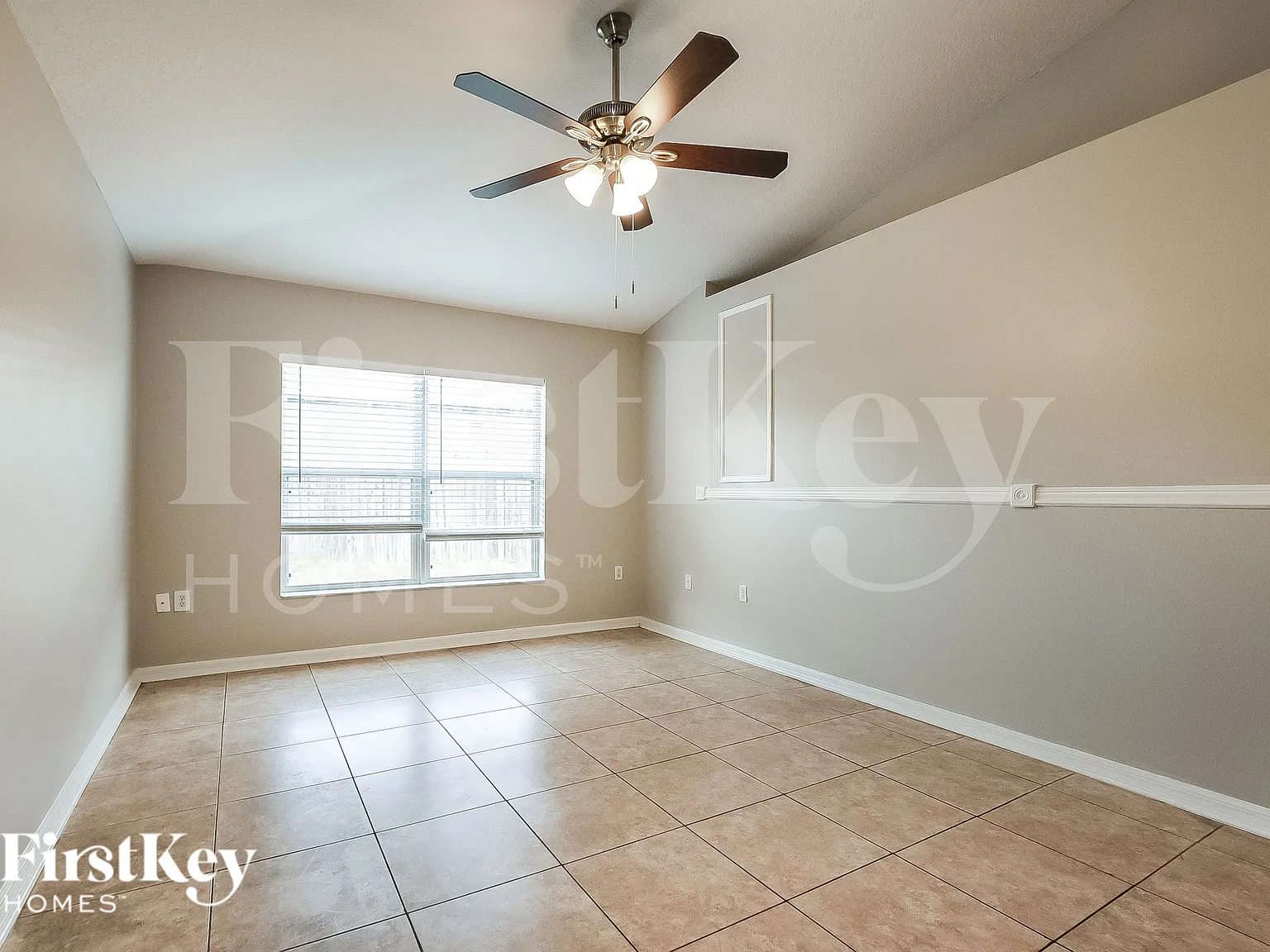 4 bed, 2.0 bath, 1708 sqft, $2,195 — Photo 2