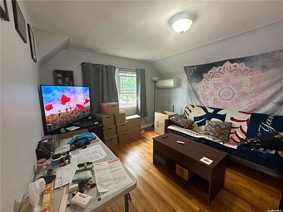 3rd image of 941 Naple Ave Floor 2