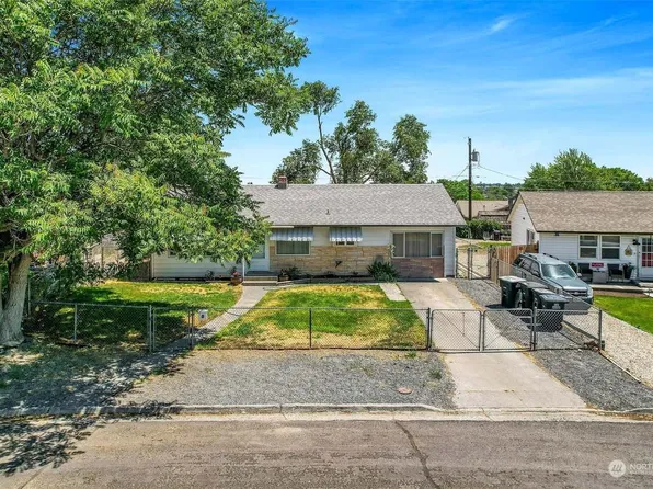 411 N Earl Rd, Moses Lake, WA 98837