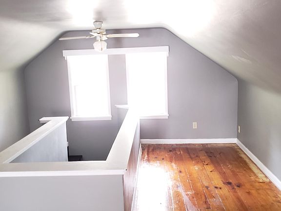 2nd image of 1529 Medford Ave