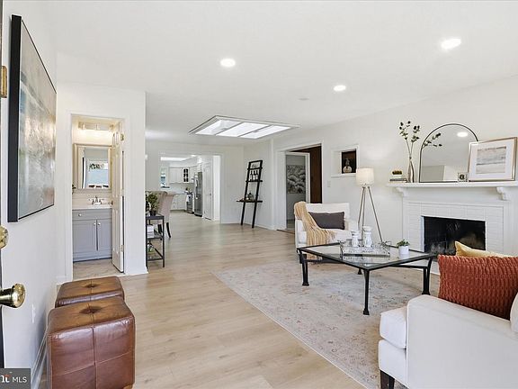 4th image of 6205 Everglades Dr