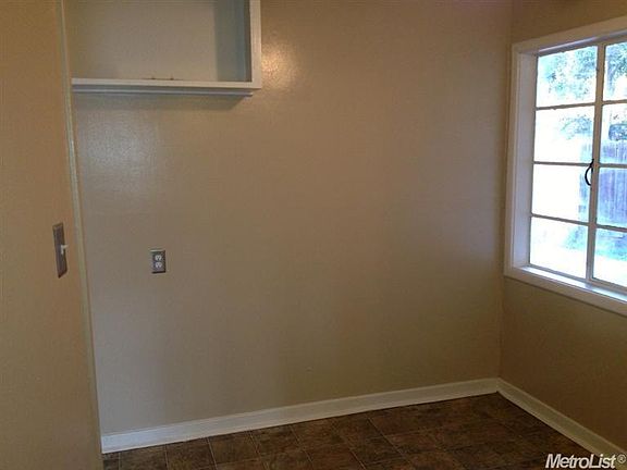 5th image of 3011 W Michigan Ave