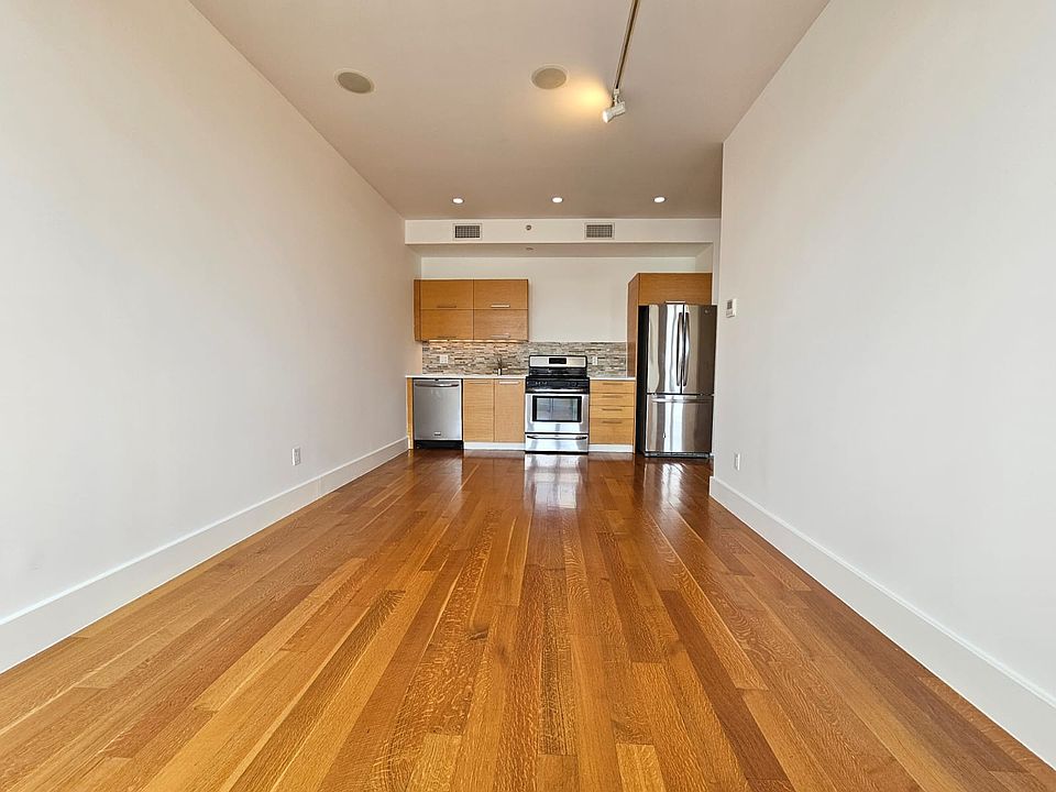 1st image of 301 Sullivan Pl APT 7L