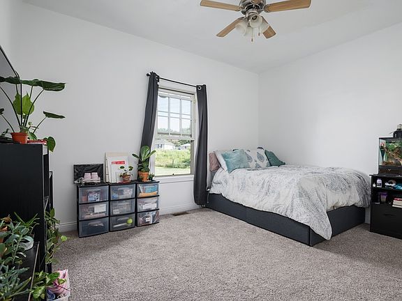 5th image of 109 S Safari Dr
