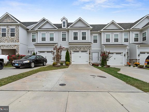 2nd image of 105 Wye Oak Dr