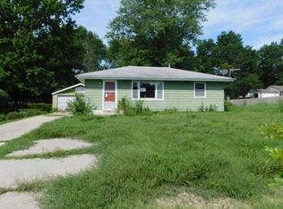 405 N 8th St, Indianola, IA 50125