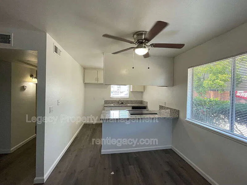 1 bed, 1.0 bath, 550 sqft, $1,100 — Photo 4