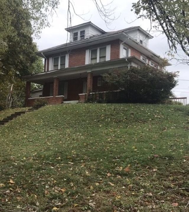 1st image of 107 Roanoke Cir