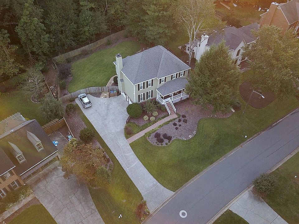 2nd image of 161 N Lakeside Dr NW