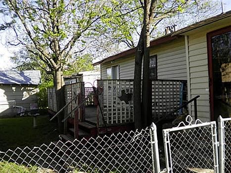 5th image of 2606 Vine St