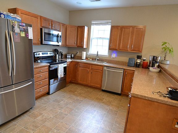 5th image of 605/607 W Laharpe St