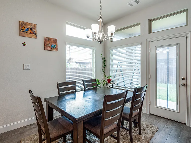 462 Steele St — Photo 12