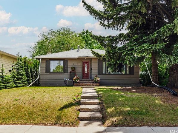 1426 12th STREET E, Saskatoon, SK S7H 0E8