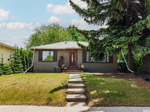 1426 12th STREET E, Saskatoon, SK S7H 0E8