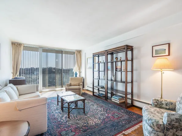 87 Glenbrook Road Apt 7B, Stamford, CT 06902