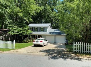 1023 Foxborough Rd, Charlotte, NC 28213