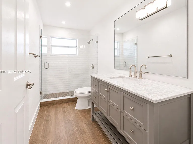 5839 SW 74th Ter #103 — Photo 5