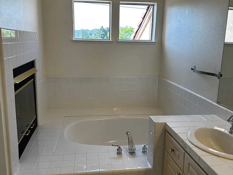 274 W 20th Ave — Photo 13