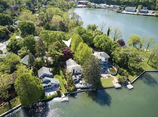 6 Haven Ct, Centerport, NY 11721