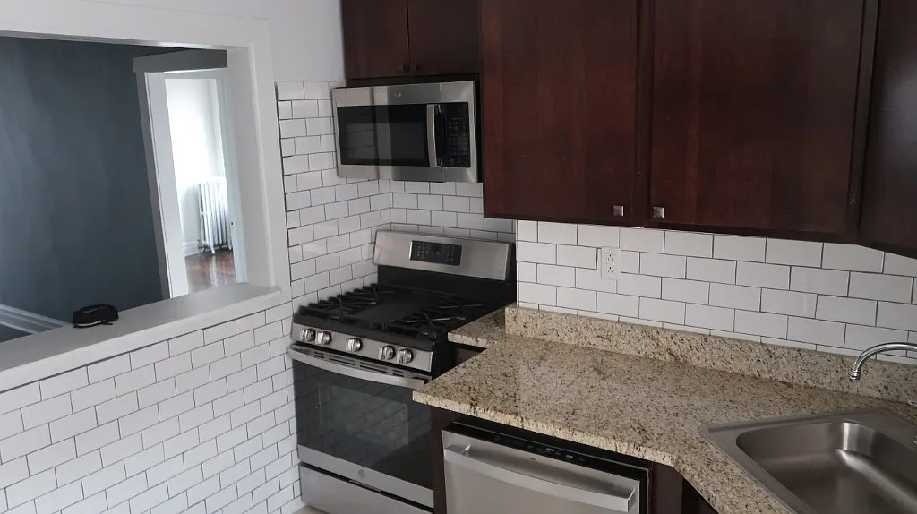 3 bed, 1.0 bath, 1100 sqft, $1,950 — Photo 1