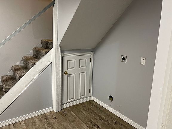3rd image of 928 Lafayette Ave