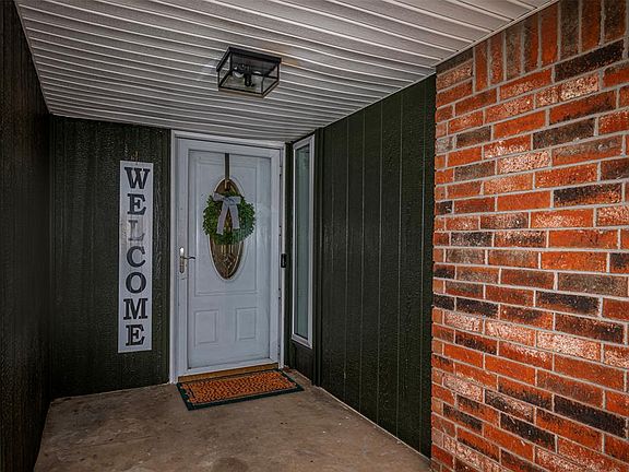 3rd image of 11633 Sagamore Dr
