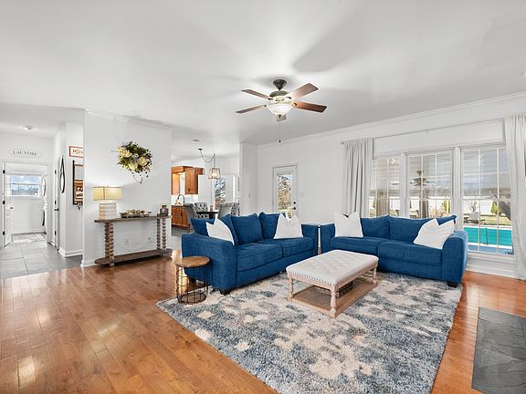 4th image of 879 Iron Wood Cir